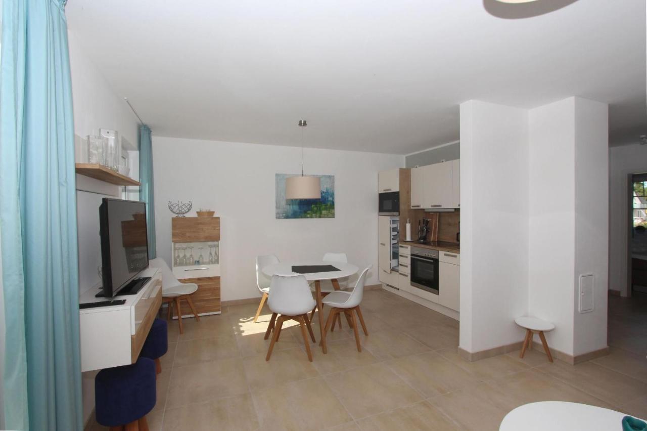 Apartamento Strandnahe Fewo Mit Terrasse, Gratis Nutzung Vom Ahoi Erlebnisbad Und Sauna In Sellin - Rex Rugia Fewo 13-2 Lobbe Exterior foto